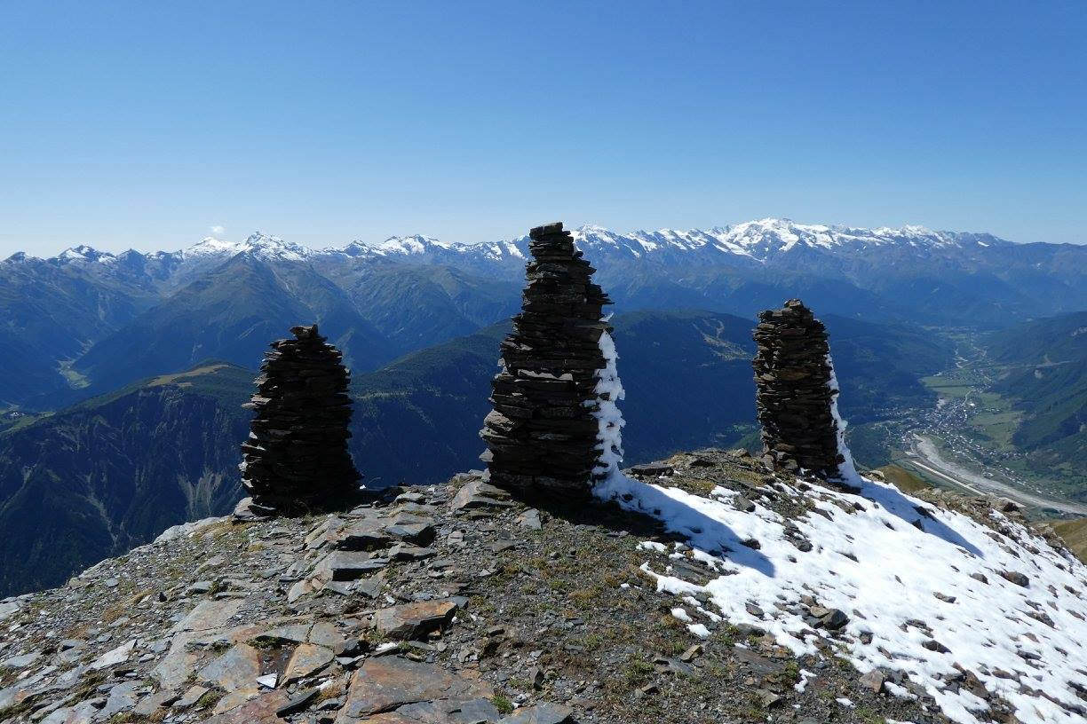 Three cairns on the Chkhuti ridge