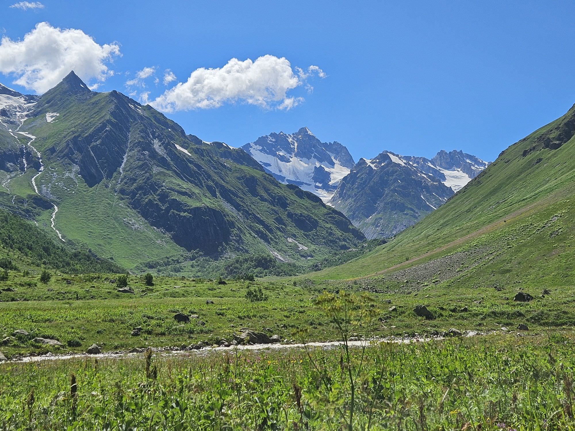 Views from the ruined farm into Kvish valley