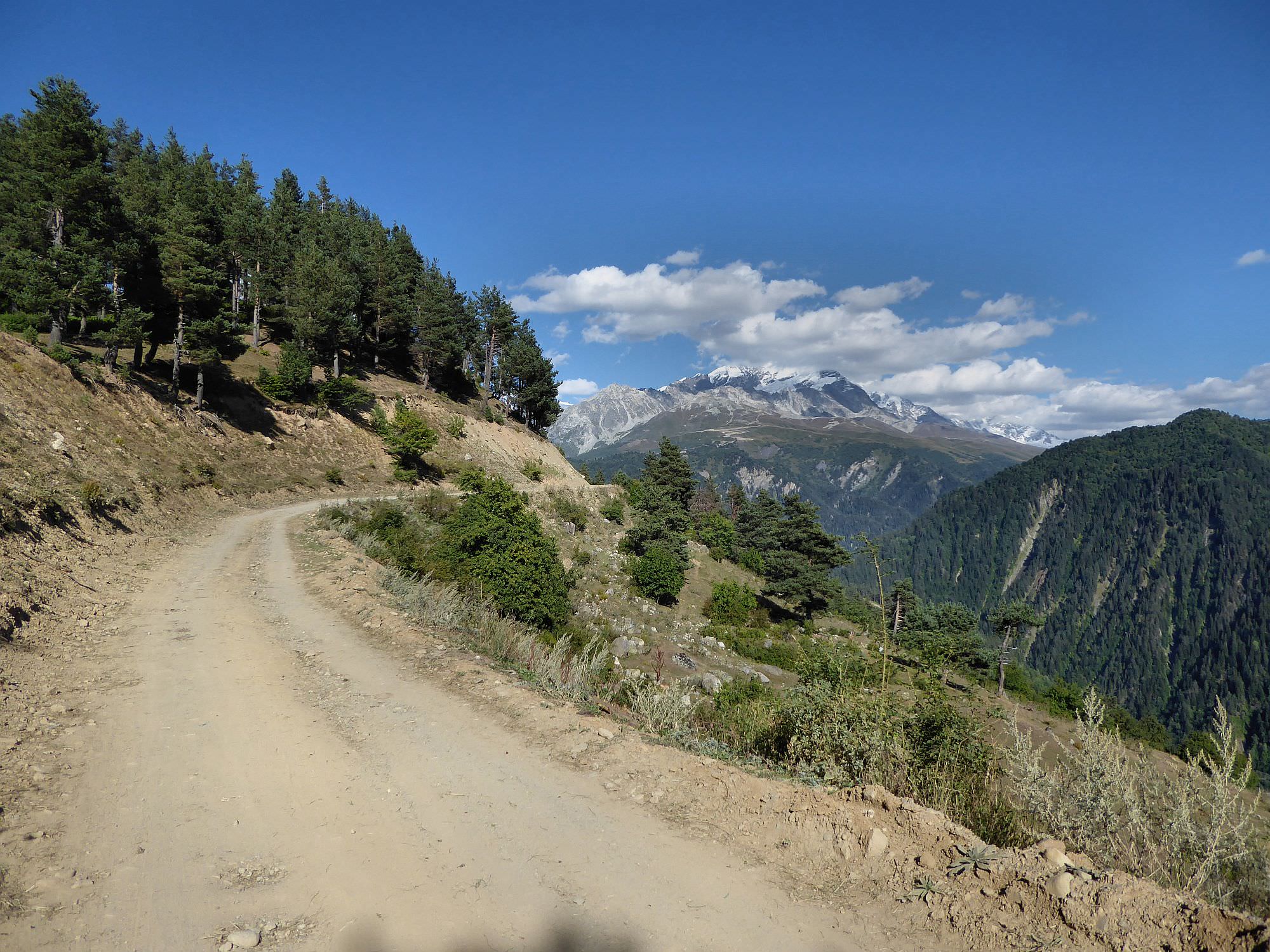 Road to Ugviri pass