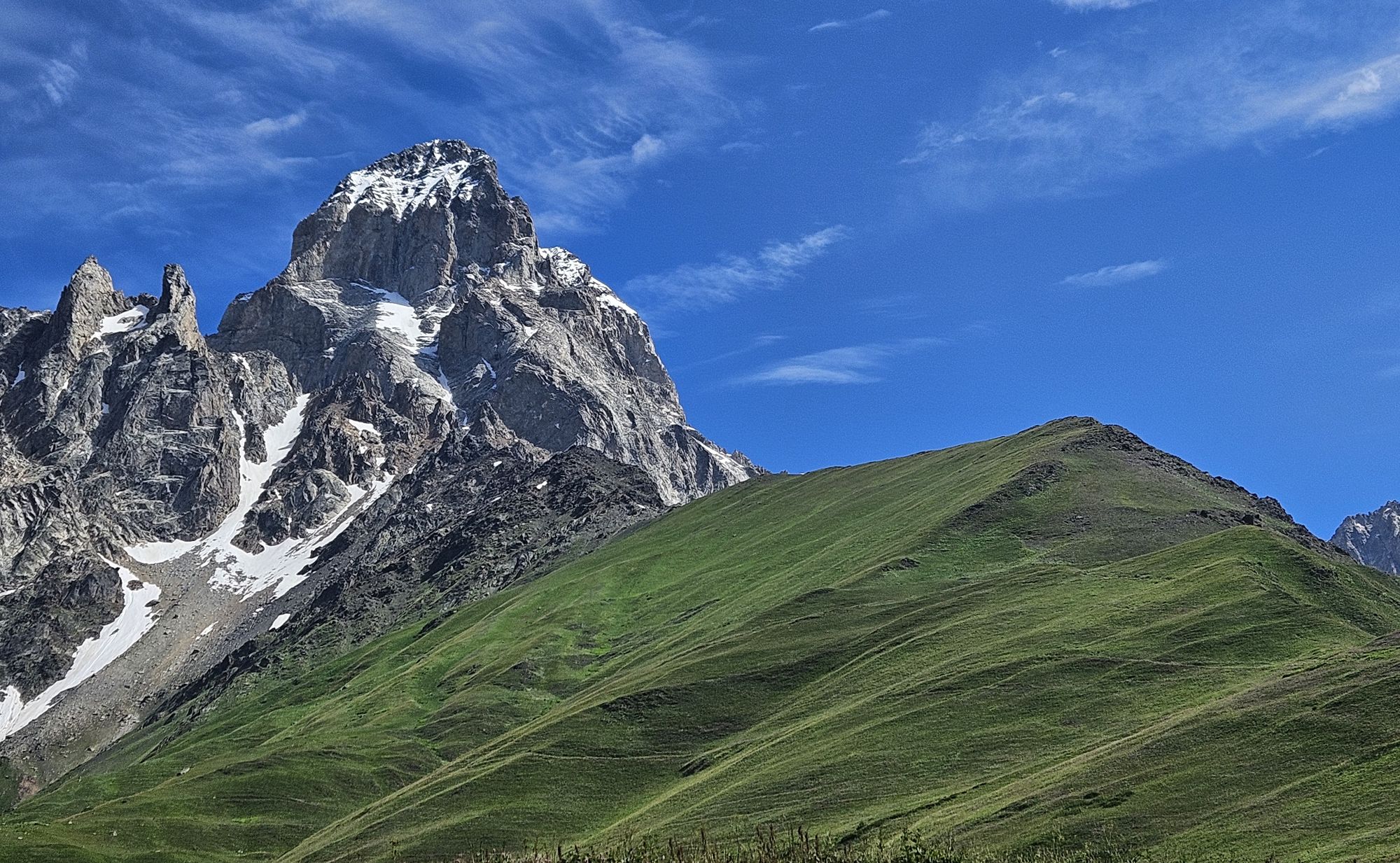 Close-up of the ridge