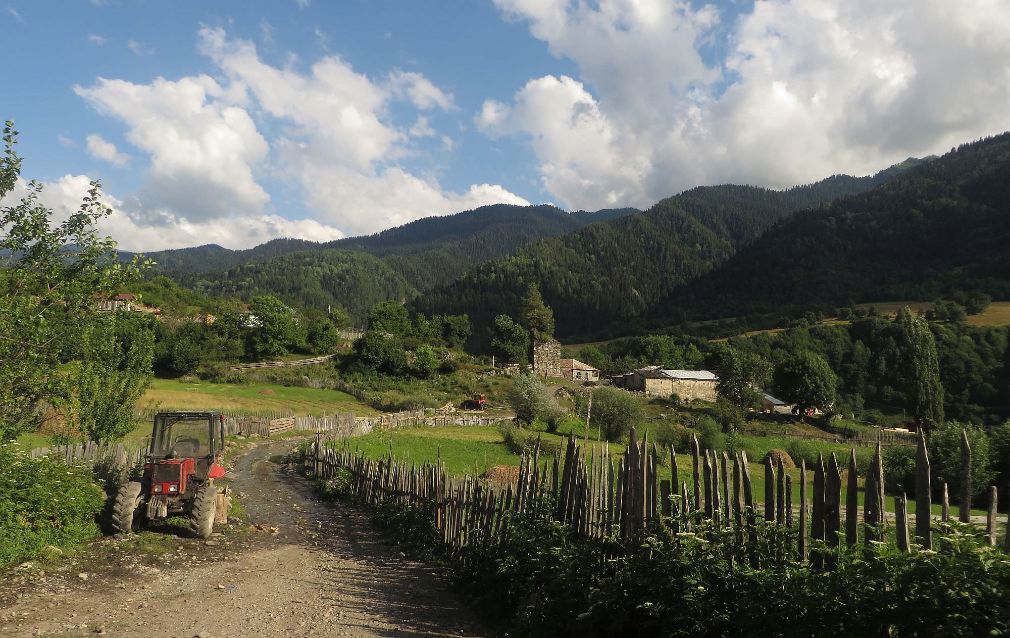 Trail starts in the Ienashi village
