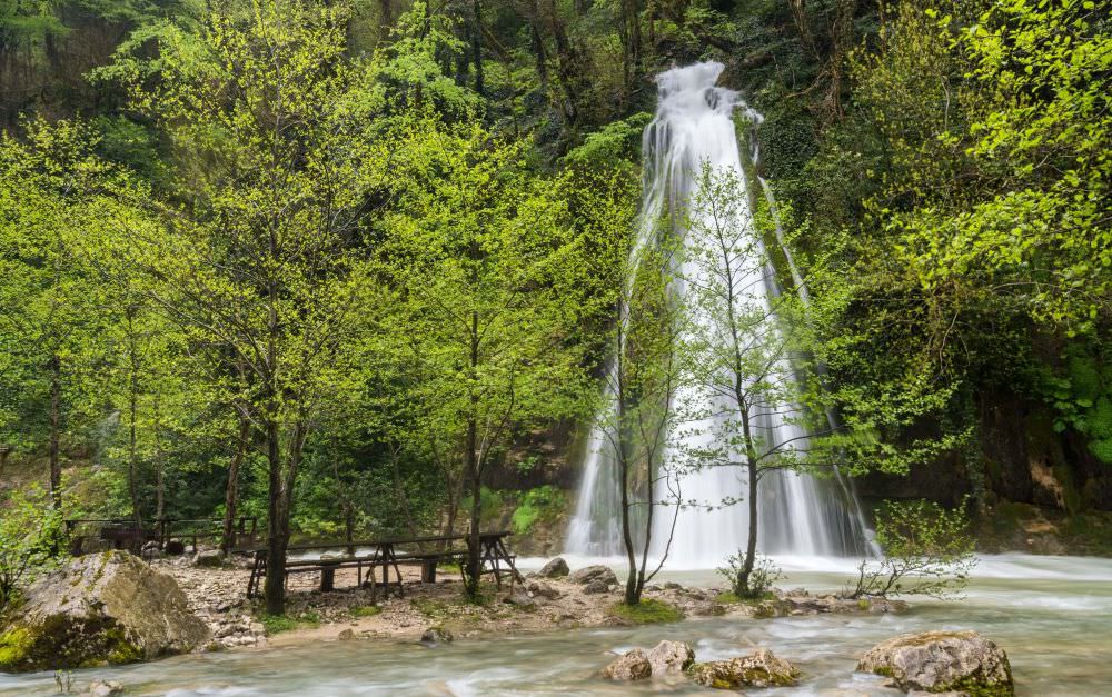 Kaghu waterfall