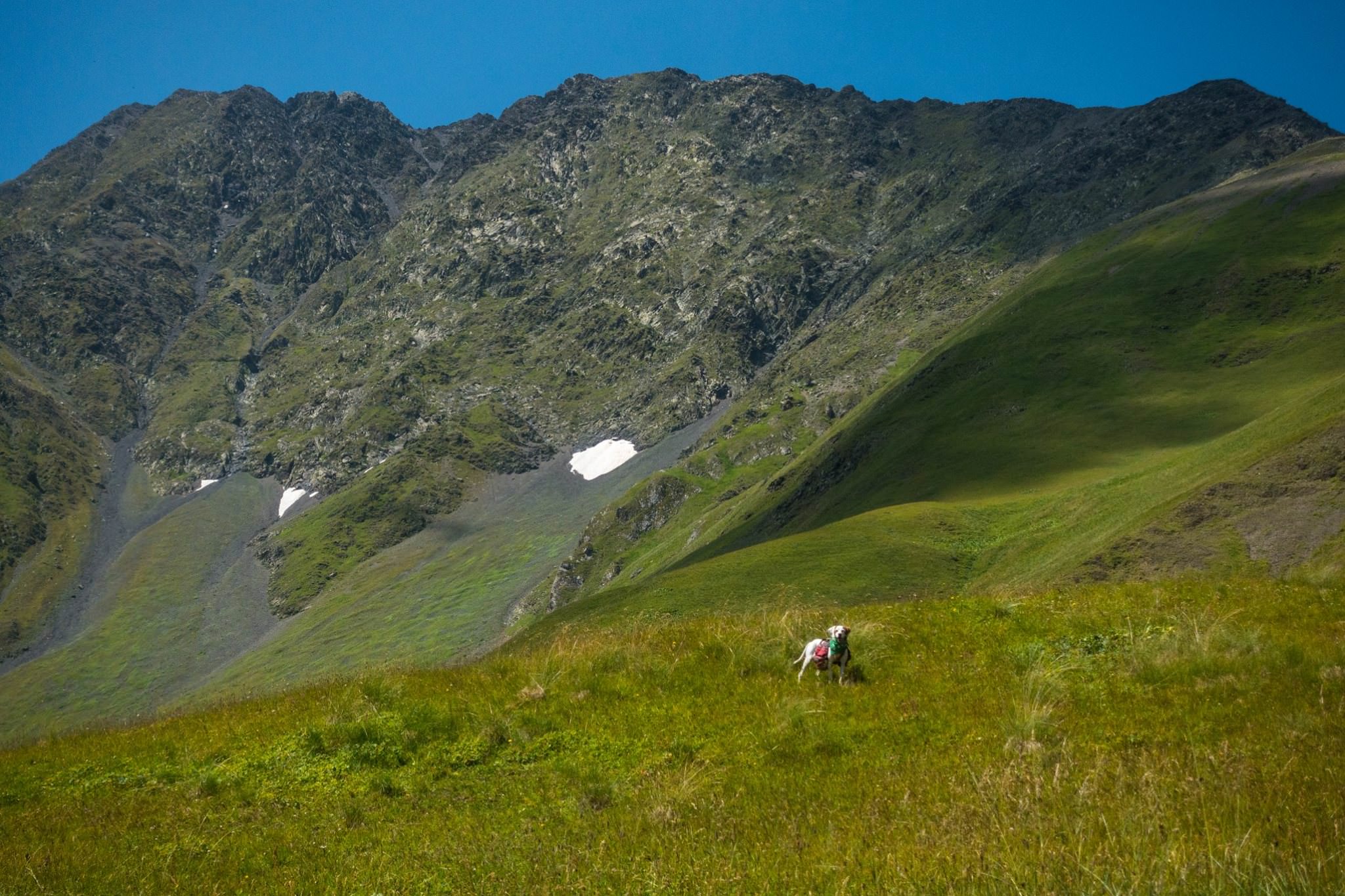Roshkakhorkhi mountain to the left