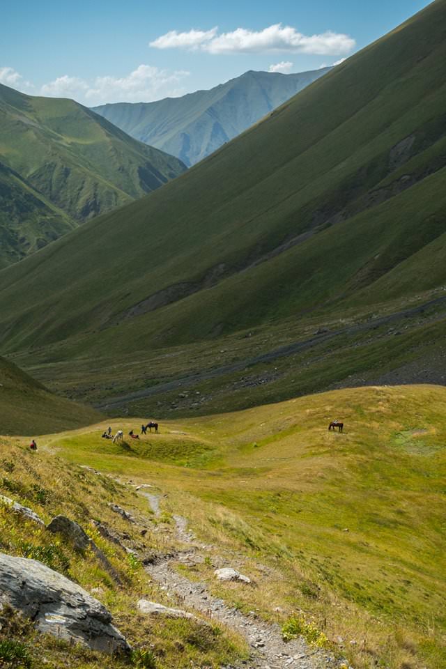 Descent into the Veshattskali valley
