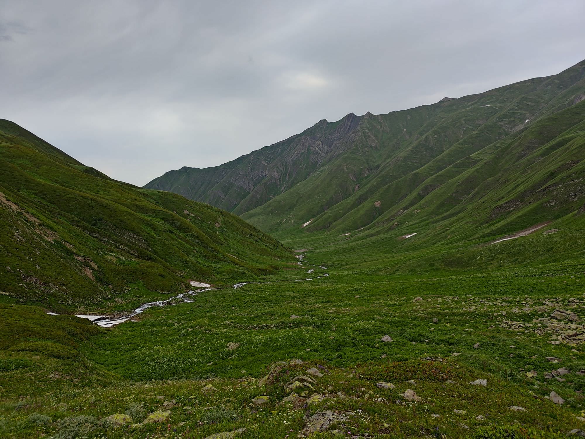 Kvishok valley with campsite visible in the distance