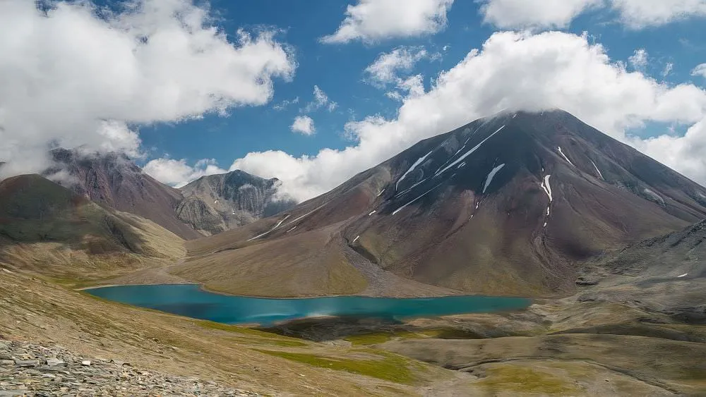 trek to the Kelitsadi lake