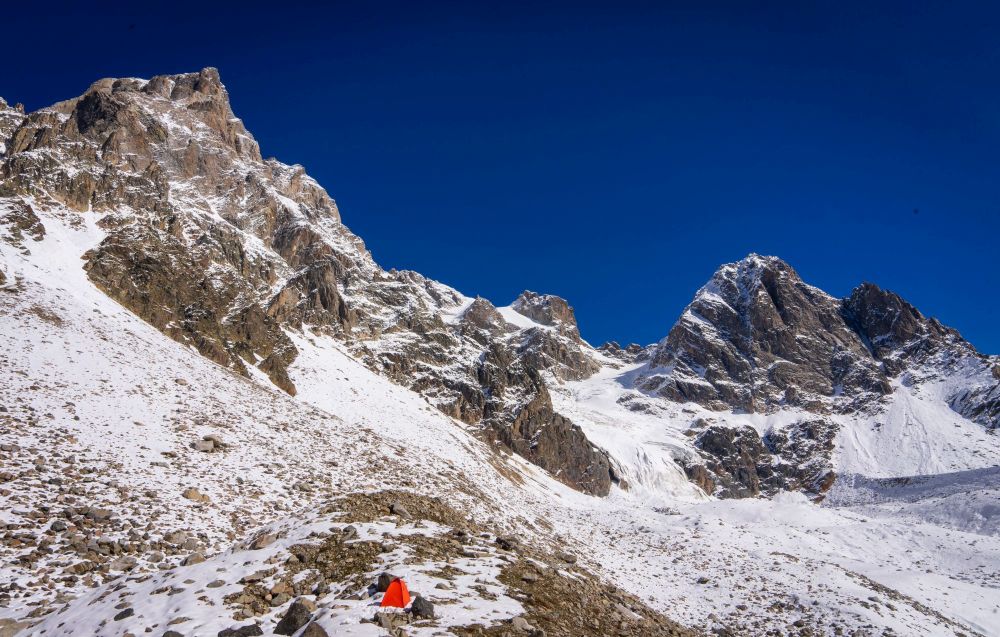 Hike from Mazeri to Guli glacier